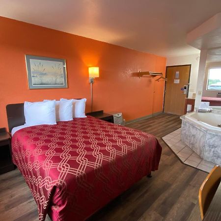 Reliance Inn ウォーソー エクステリア 写真